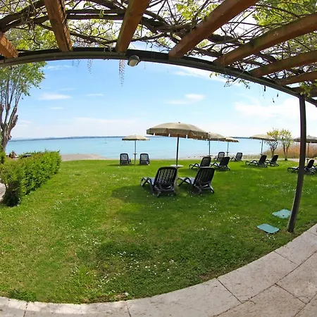 فندق Smeraldo 3*
